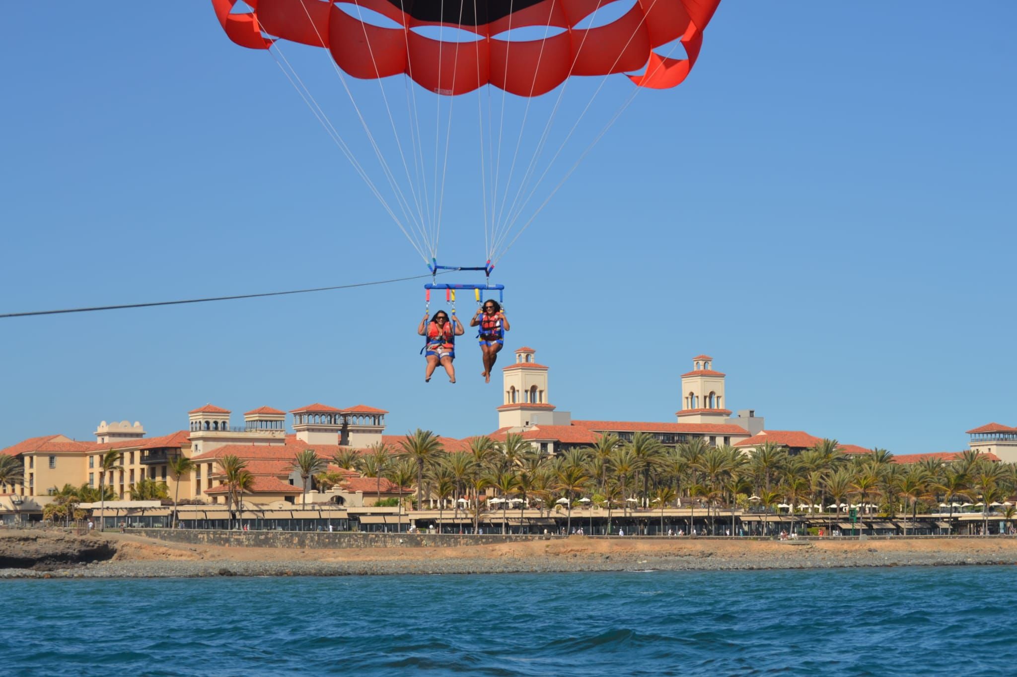 Parasailing 3 Persona